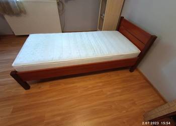 Łóżko jednoosobowe Bodzio 90×200 + stelaż + materac – stan bardzo dobry