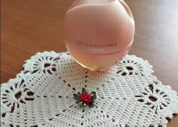 Woda perfumowana Incandessence Lotus z AVON