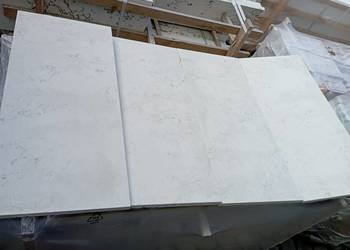 Płytki marmurowe BIANCONE pasy 2 cm szczotka szerokość 33 cm