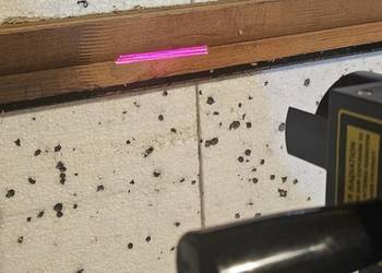 Laserowe bezinwazyjne czyszczenie drewna, kamienia, cegły, grafiti i inne