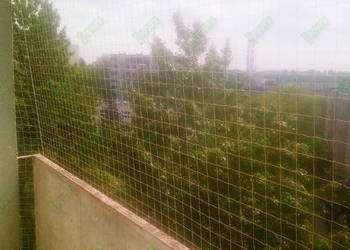 Bezinwazyjny Montaż siatki zabezpieczającej na balkon przed ptakami Bezinwazyjny Montaż siatki zabezpieczającej na balkon przed ptakami