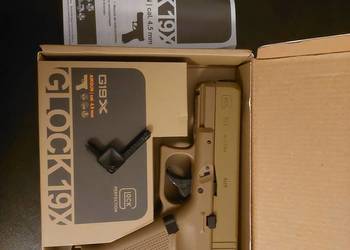 Wiatrówka Umarex Glock 19X Blow Back 4,5 mm