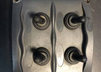 Panel do Łodzi z czterema przełącznikami Panel do Łodzi z czterema przełącznikami