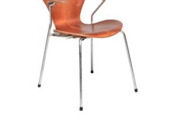Krzesla Teak 3107 projektu Arne Jacobsena dla Fritza Hansena, series7