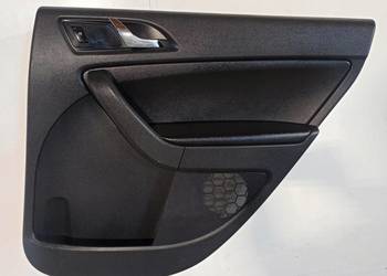 BOCZEK TAPICERKA PRAWY DRZWI SKODA YETI 5L0867212