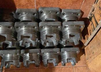 Deklie czolowe pokrywa tuleji czesci hydraulicznej pompy NB