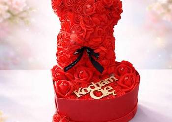 Miś z róż w boksie sercu