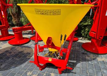 ROZSIEWACZ nawozu STRUMYK 1/2-talerzowy POLECAM ROZSIEWACZ nawozu STRUMYK 1/2-talerzowy POLECAM