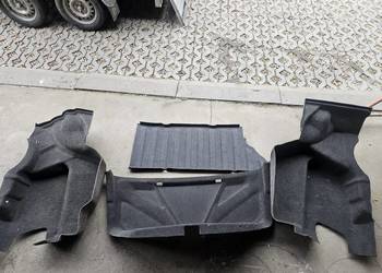 Mercedes W124 tapicerka bagażnika czarna