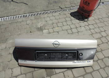 KLAPA BAGAŻNIKA TYŁ OPEL ASTRA F SEDAN