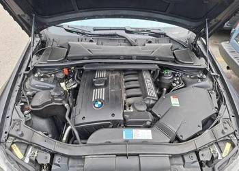 BMW 325xi 3.0 N53B30A manual xenon hak 218KM 4x4 Szwajcarski