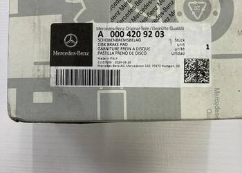 Klocki hamulcowe Mercedes Benz W213 W238 W257 OE A0004209203