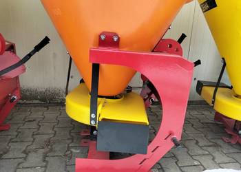 Rozsiewacz Lejkowy do Nawozu Lejek 300l  Demarol przystawka sadownicza