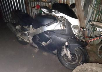 Yamaha yzf 750