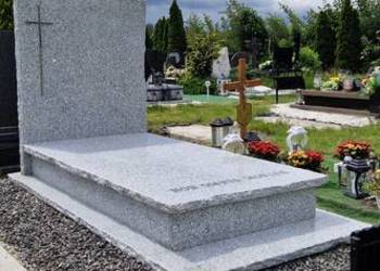 Nagrobek na grobowiec,piwnicę strzegomski ciosany nr.2261 JASZKOTLE