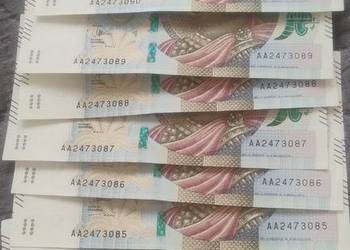 Banknoty w serii po kolei
