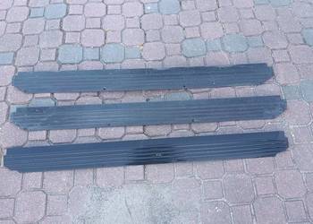 listwa wykończeniowa wewnętrznego progu bagażnika