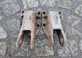 Wspornik cięgła dolnego podnośnika Ursus C-330 mocowanie cięgła