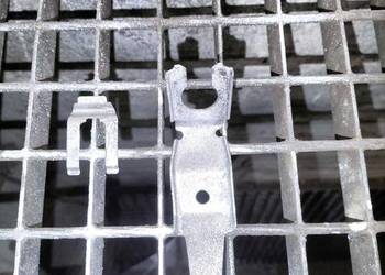 Uchwyt przewodu hamulcowego tylnego przy zwrotnicy BMW E36 E46