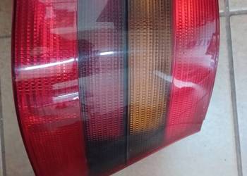 LAMPA TYLNA PRAWA VW GOLF IV 1J6945112S