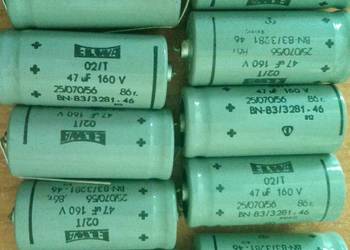 Kondensator elektrolityczny 47uF/160V 10szt. 47µF poziome