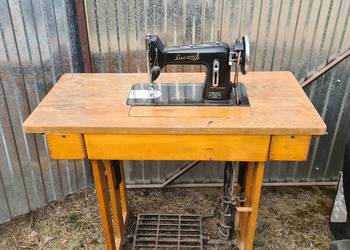 Stara  maszyna do szycia Łucznik