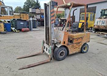 Wózek widłowy Bułgar DV 1661 silnik Perkins 3 cylindrowy