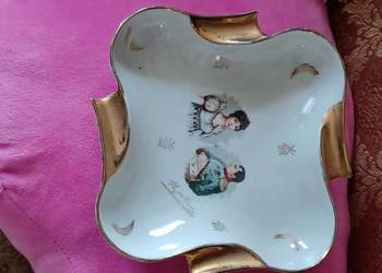 POPIELNICZKA SYGNOWANA PORCELANA Z WIZERUNKIEM NAPOLEONA Z JEGO PIERWSZĄ ŻO