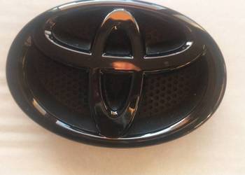 Toyota Auris I Rav4 Verso logo zderzaka przód