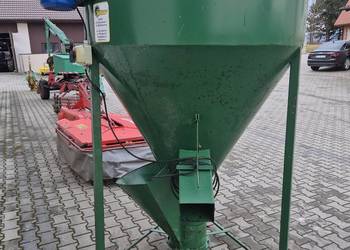 Mieszalnik pasz 500kg +śrutownik ssąco tłoczący
