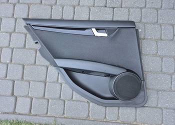 Boczek drzwi lewy mercedes w 204