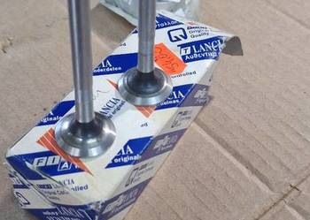 Fiat 126p maluch zawór zawory  wydechowe oryginalne 4374855