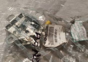 Zamek przedniej maski Fiat Panda 2 51899012 pokrywy silnika rygiel zaczep