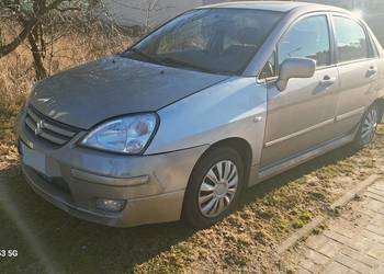 Suprzedam Suzuki Liana sedan
