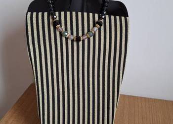 Zestaw - korale w stylu klasycznym i klipsy