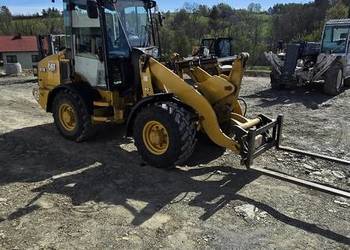 Ladowarka caterpillar 907m