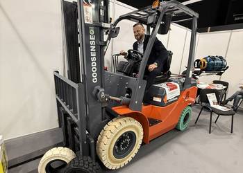 Czołowy Spalinowy Wózek Widłowy Nowy 2.5 Tony, benz.- LPG Gwarancja Przesuw