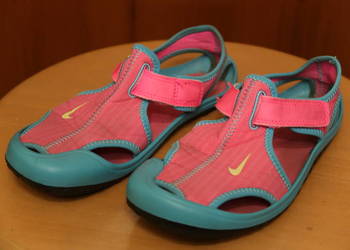 Buty do wody firmy NIKE rozm. 33