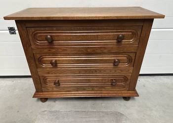 Dębowa komoda z trzema szufladami