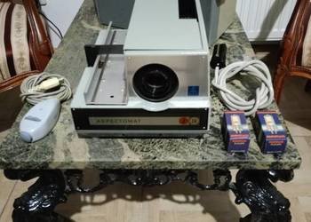 Zabytkowy Rzutnik slajdów Pentacon z pilotem Vintage