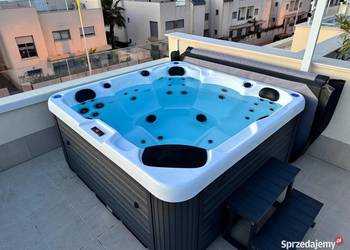 Wanna z hydromasażem Trident
