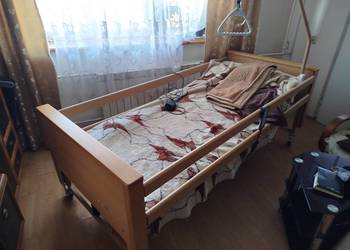 Łóżko medyczno- rehabilitacyjne  z materacem