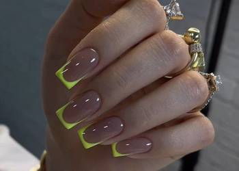 Manicure i pedicure – kolory, które wyrażają Twój styl