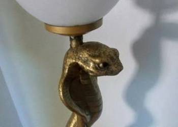 Efektowna lampa podłogowa wąż kobra