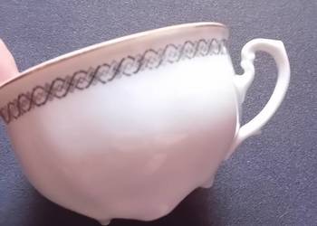 Filiżanka Ćmielów, fason 520. Sygnatura z okresu PRL. Filiżanka Ćmielów, fason 520. Sygnatura z okresu PRL.