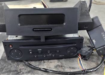 Radio + wyświetlacz + sterowanie pod kierownicą.