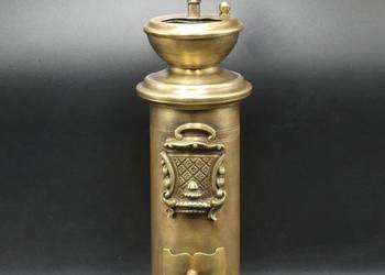 Piękny mosiężny młynek do kawy