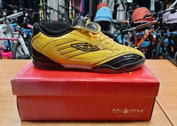 Buty halowe McArthur ( rozmiar 38, 39 ) żółte