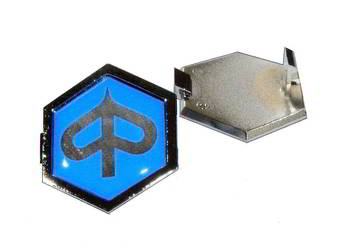 Emblemat Piaggio RMS wciskany 32 mm MP3 LIBERTY HEXAGON ZIP APE TYPHOON X9