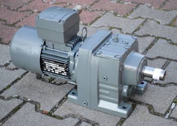 Motoreduktor 0.37kw. 11obr. z hamulcem. SEW